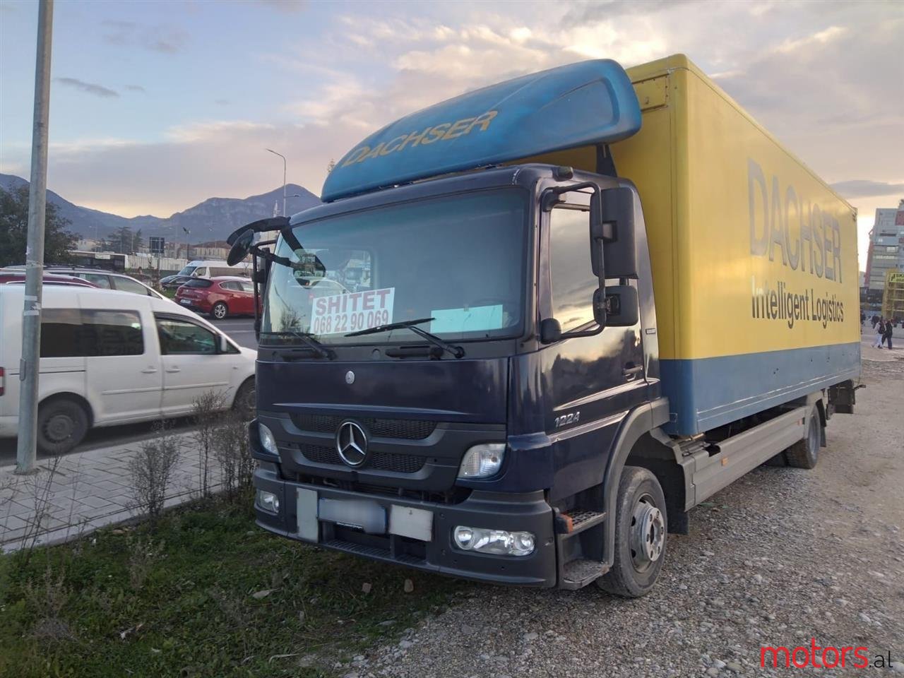 2011' Mercedes-Benz Atego photo #1