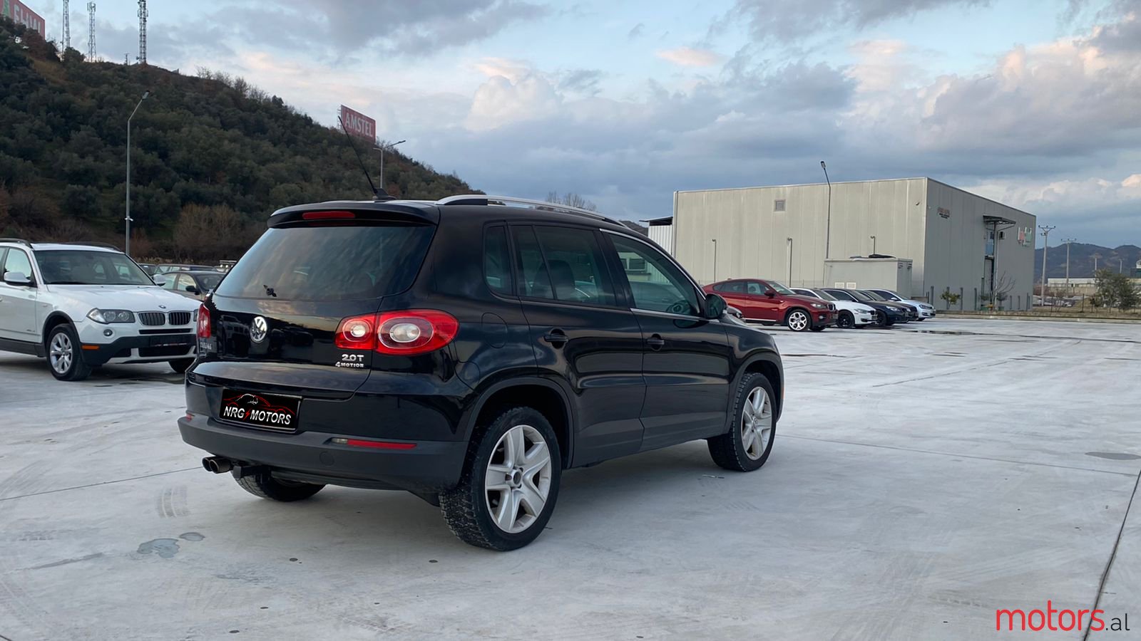 2010' Volkswagen Tiguan photo #4