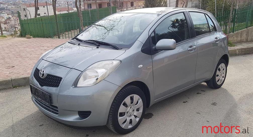 2007' Toyota Yaris photo #1