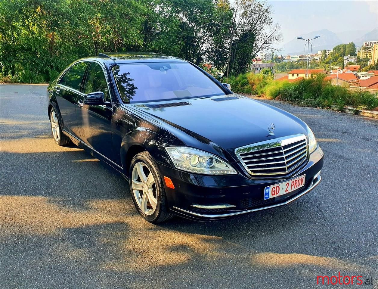 2011' Mercedes-Benz S 550 photo #6