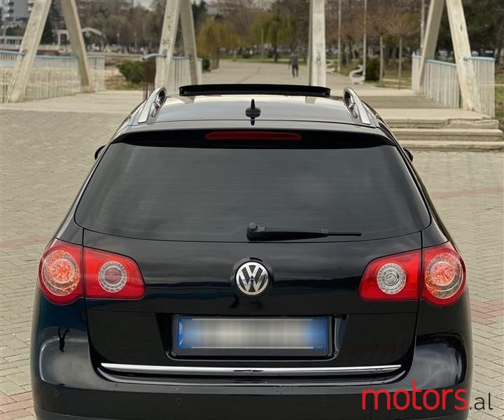 2008' Volkswagen Passat photo #6