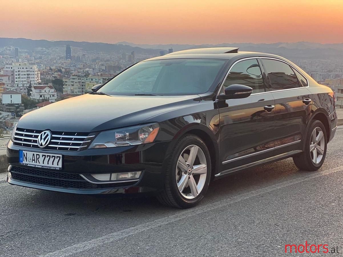 2012' Volkswagen Passat photo #4