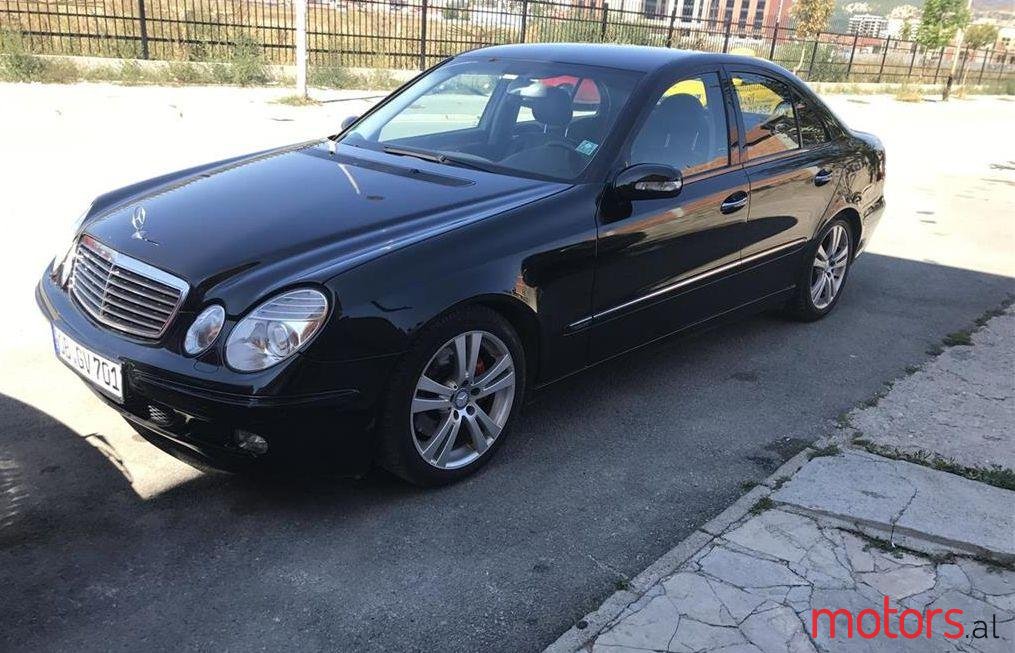 2004' Mercedes-Benz 320 photo #2