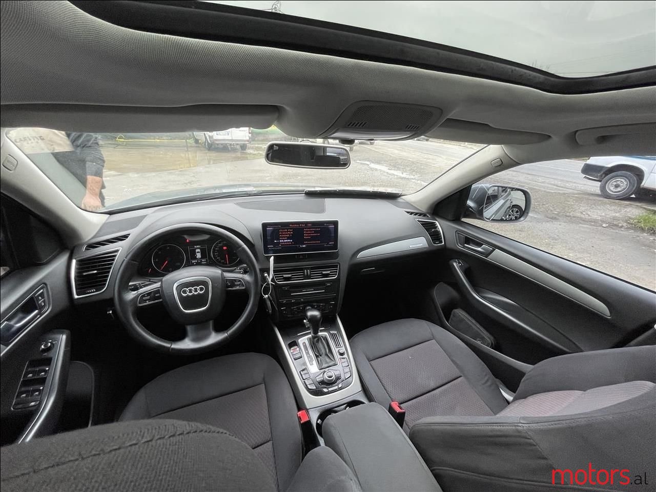 2010' Audi Q5 photo #2