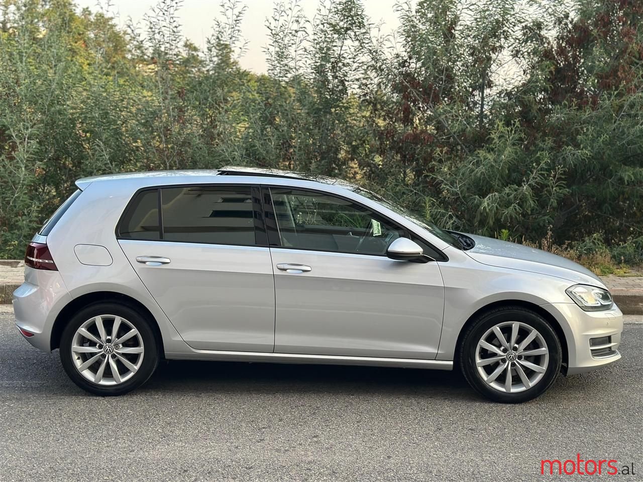 2015' Volkswagen Golf photo #5