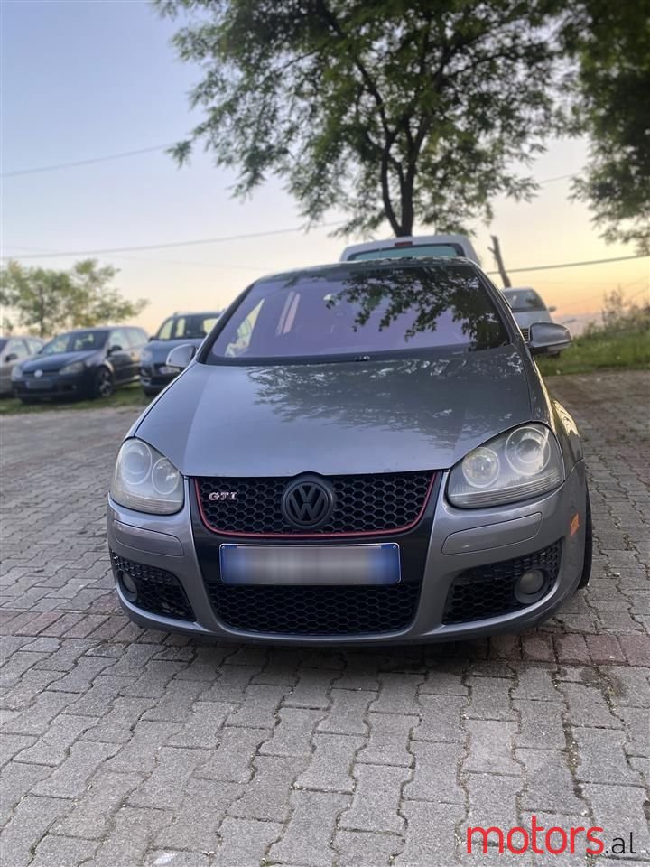 2008' Volkswagen Golf photo #4