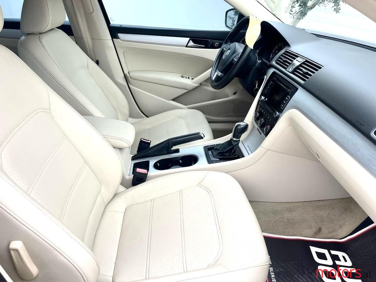 2013' Volkswagen Passat photo #4