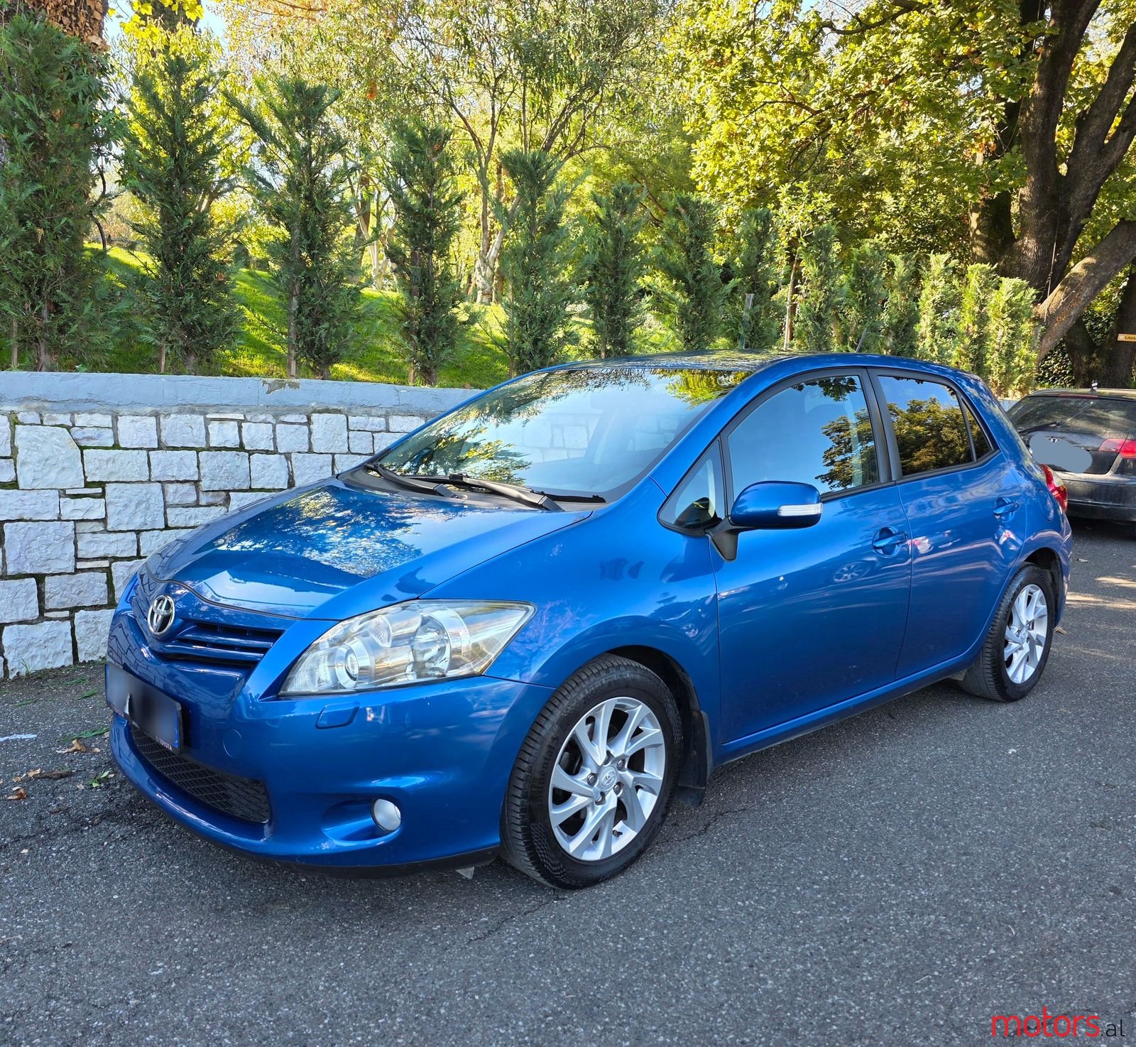 2010' Toyota Auris photo #2