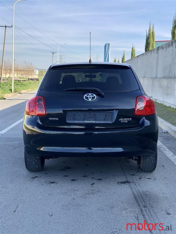 2007' Toyota Auris photo #1