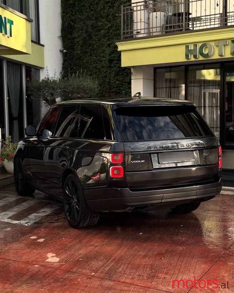 2018' Land Rover Range Rover photo #3