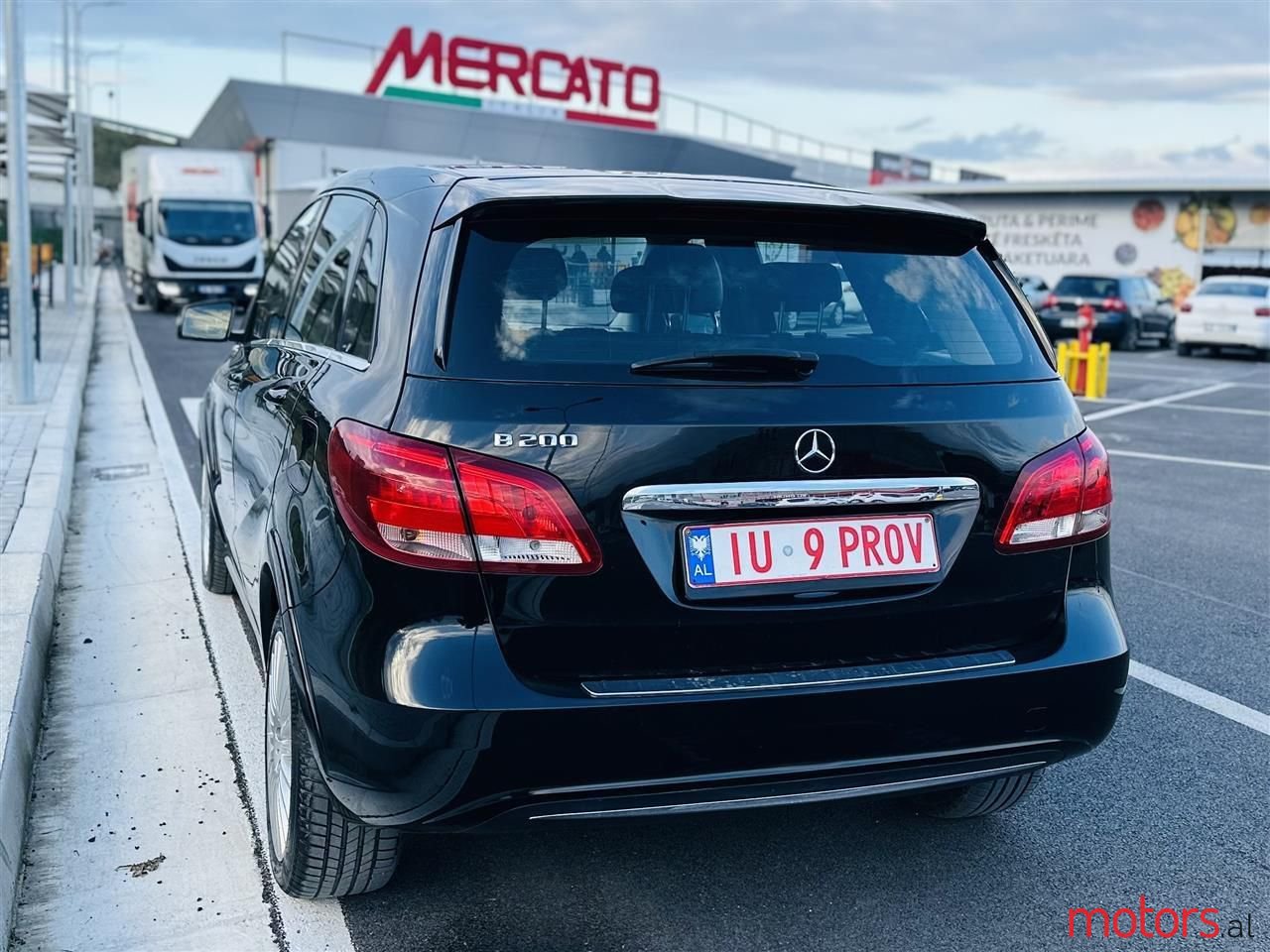 2015' Mercedes-Benz B 200 photo #4