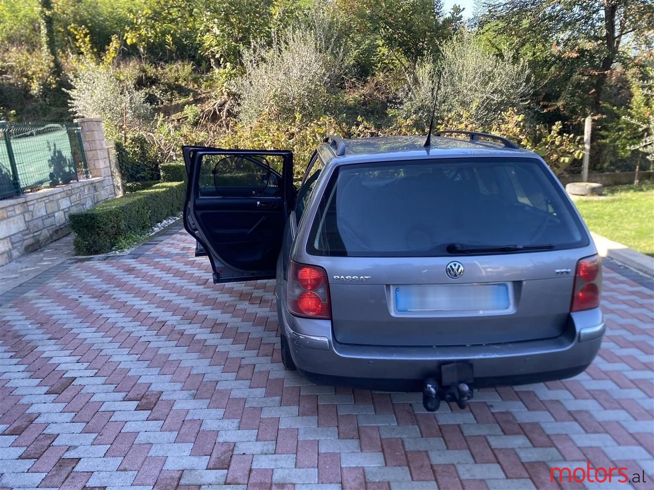 2003' Volkswagen Passat photo #1