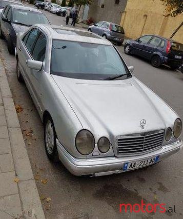 1998' Mercedes-Benz E-Class photo #1