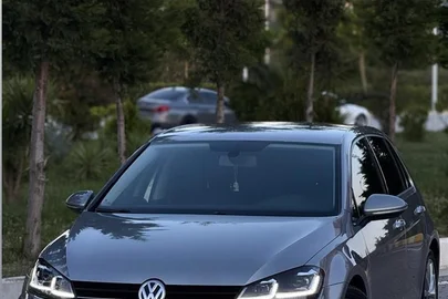 2013' Volkswagen Golf