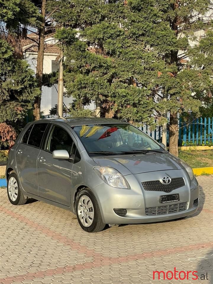 2007' Toyota Yaris photo #1