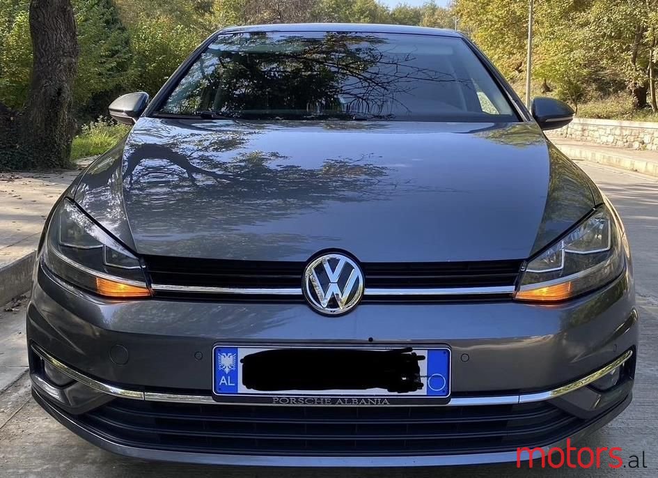 2017' Volkswagen Golf photo #1