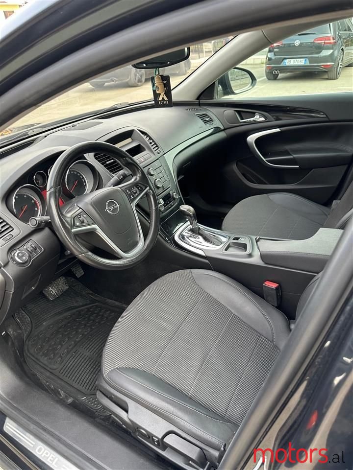 2010' Opel Insignia photo #4