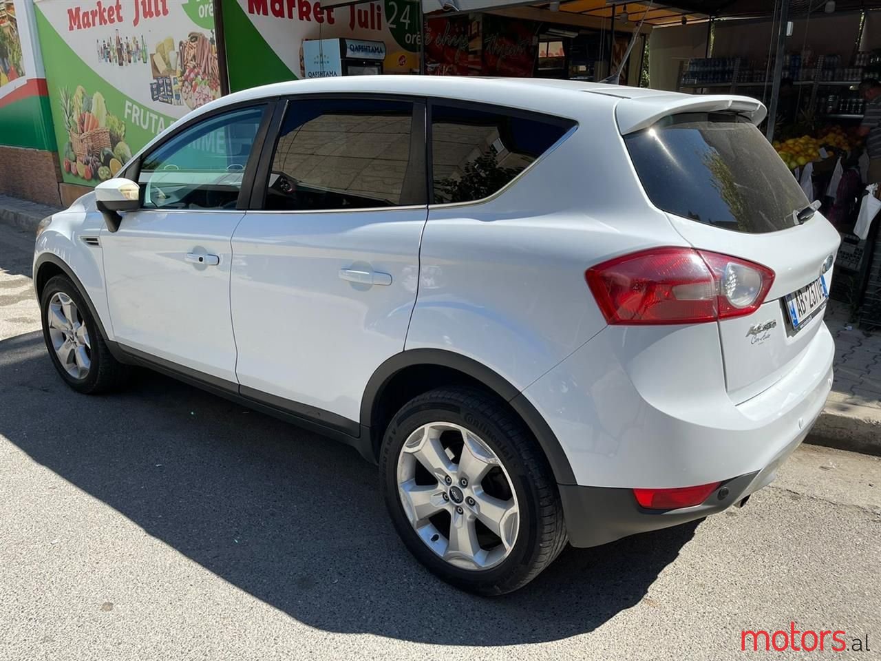 2009' Ford Kuga photo #2