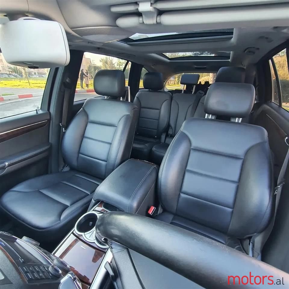 2011' Mercedes-Benz R 350 photo #6