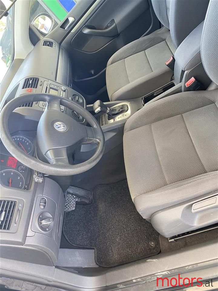 2006' Volkswagen Golf photo #5