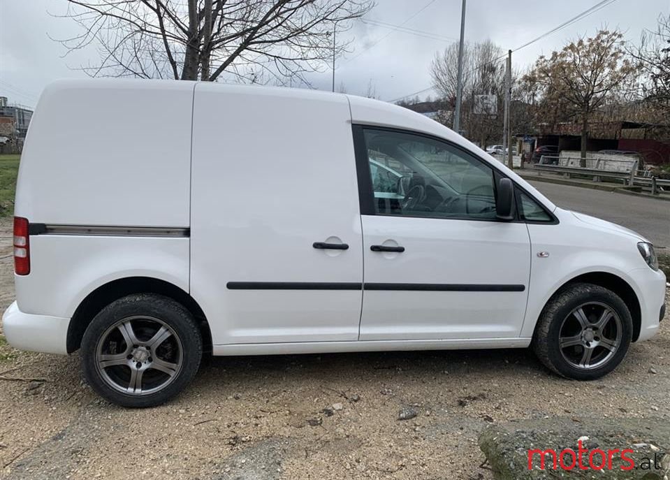 2011' Volkswagen Caddy photo #3