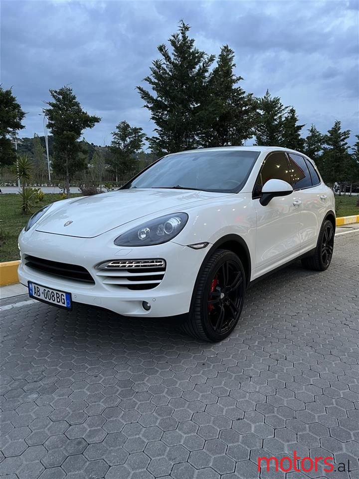 2012' Porsche Cayenne photo #1