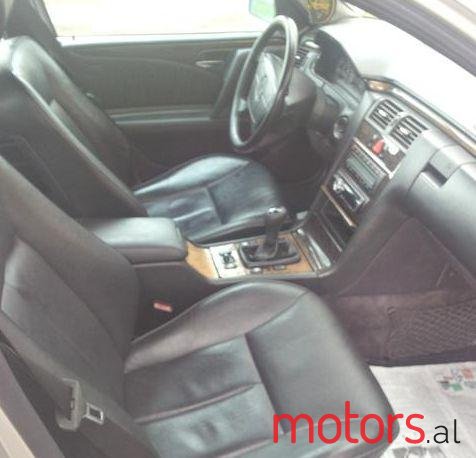 2000' Mercedes-Benz E-Class photo #3