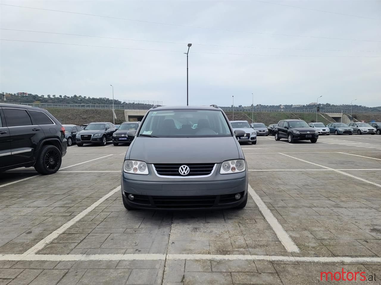 2006' Volkswagen Touran photo #2