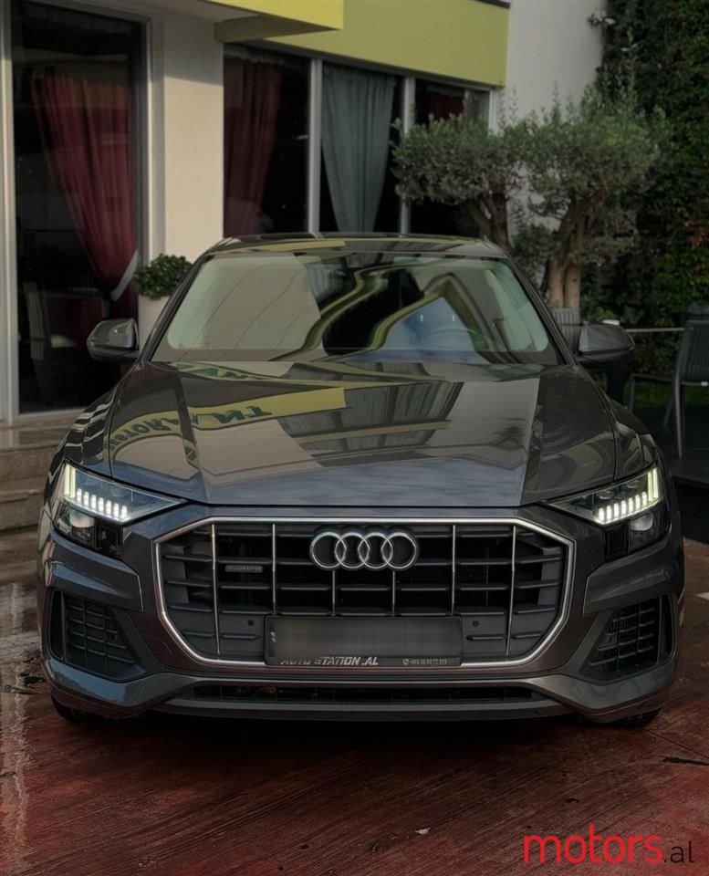 2019' Audi Q8 photo #5