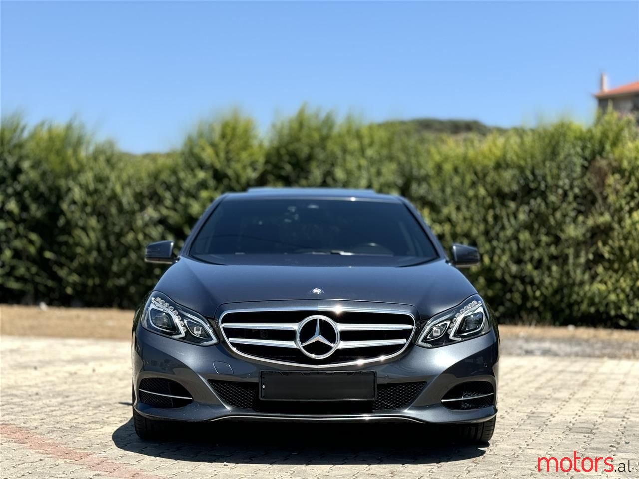 2015' Mercedes-Benz E 220 photo #2