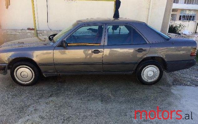 1988' Mercedes-Benz 250 photo #3