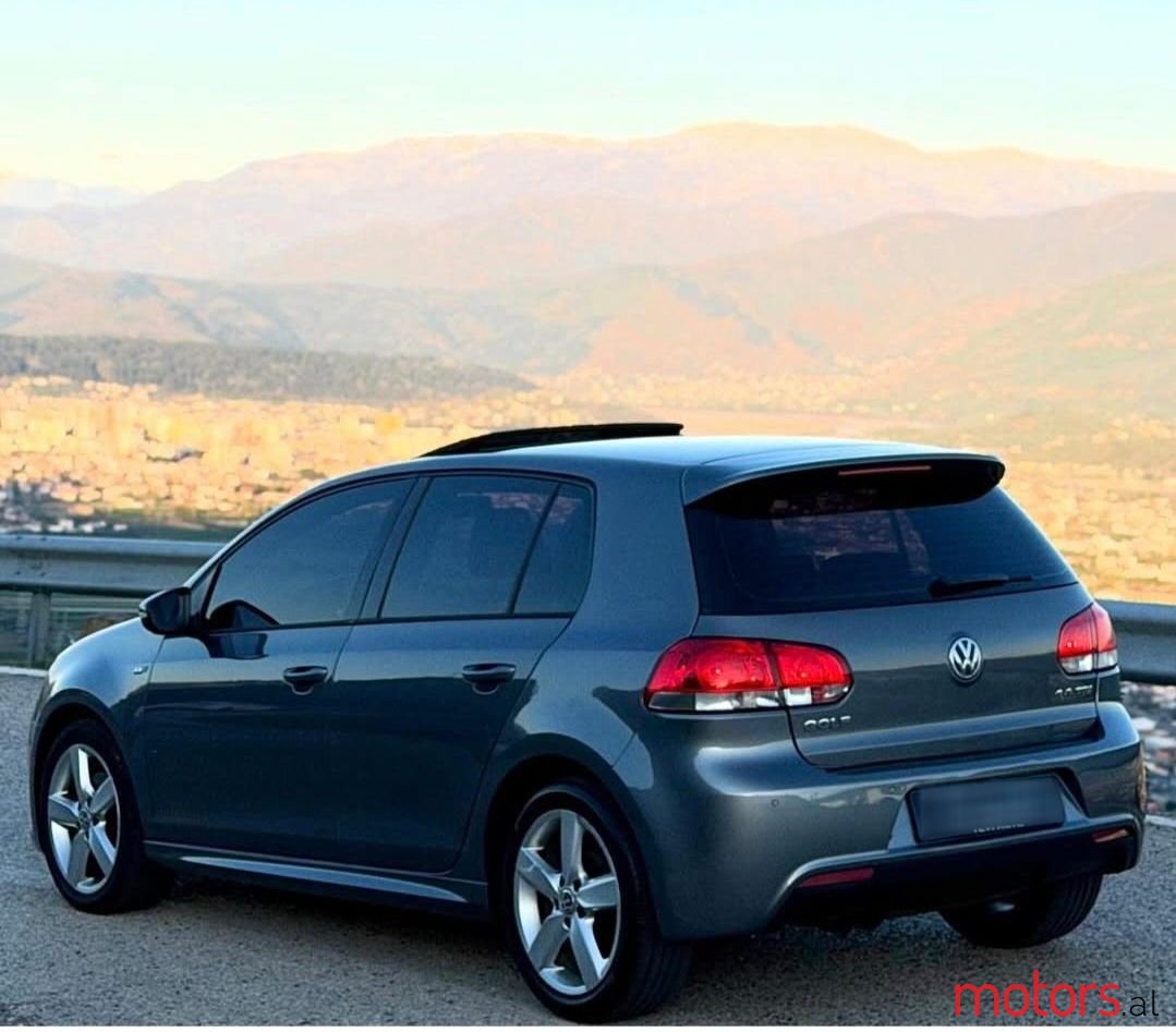 2012' Volkswagen Golf photo #2