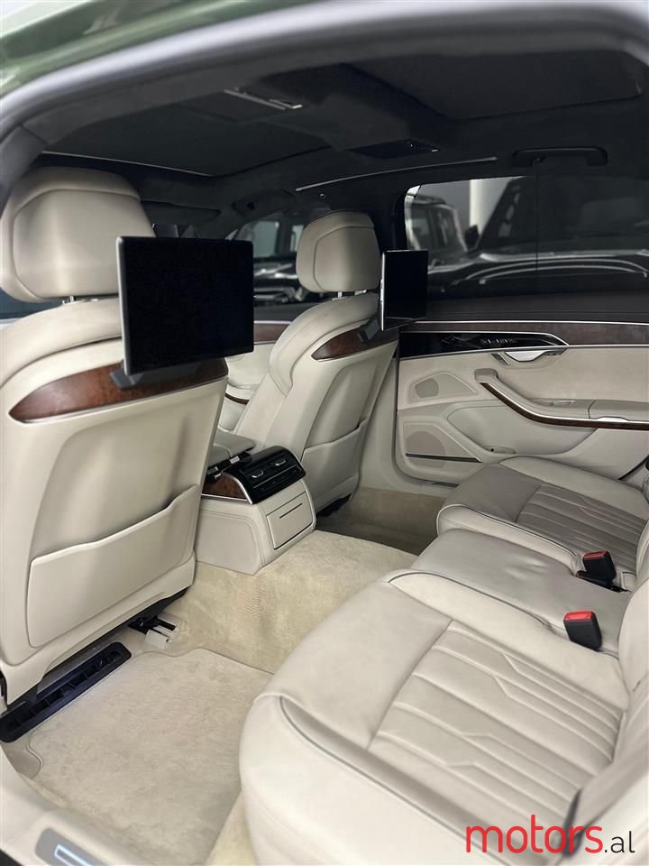 2022' Audi A8 photo #3