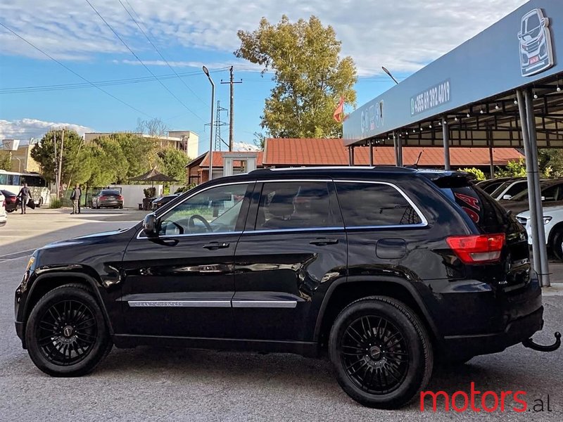 2011' Jeep Grand Cherokee photo #5