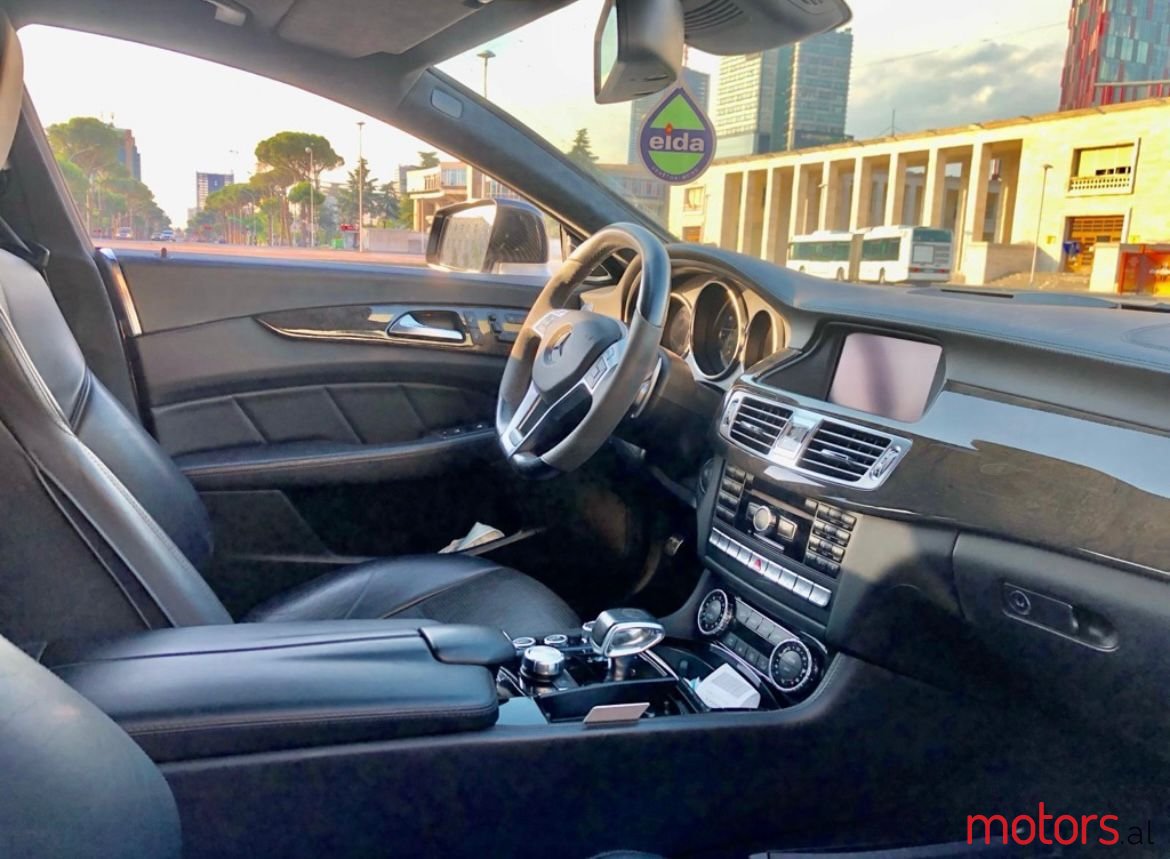 2012' Mercedes-Benz CLS 63 AMG photo #4