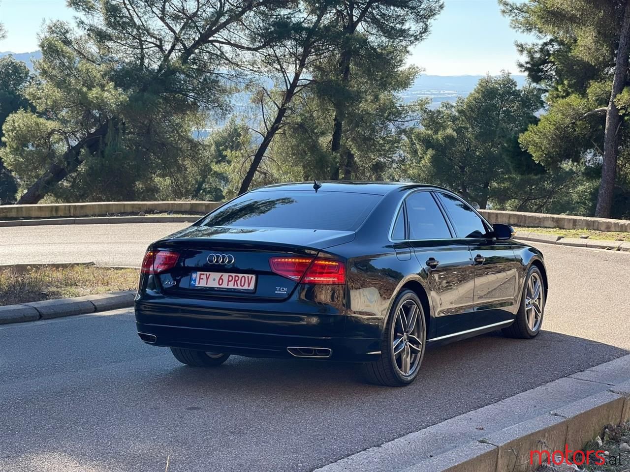 2011' Audi A8 photo #2