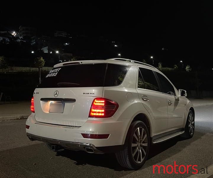 2011' Mercedes-Benz ML 350 photo #3
