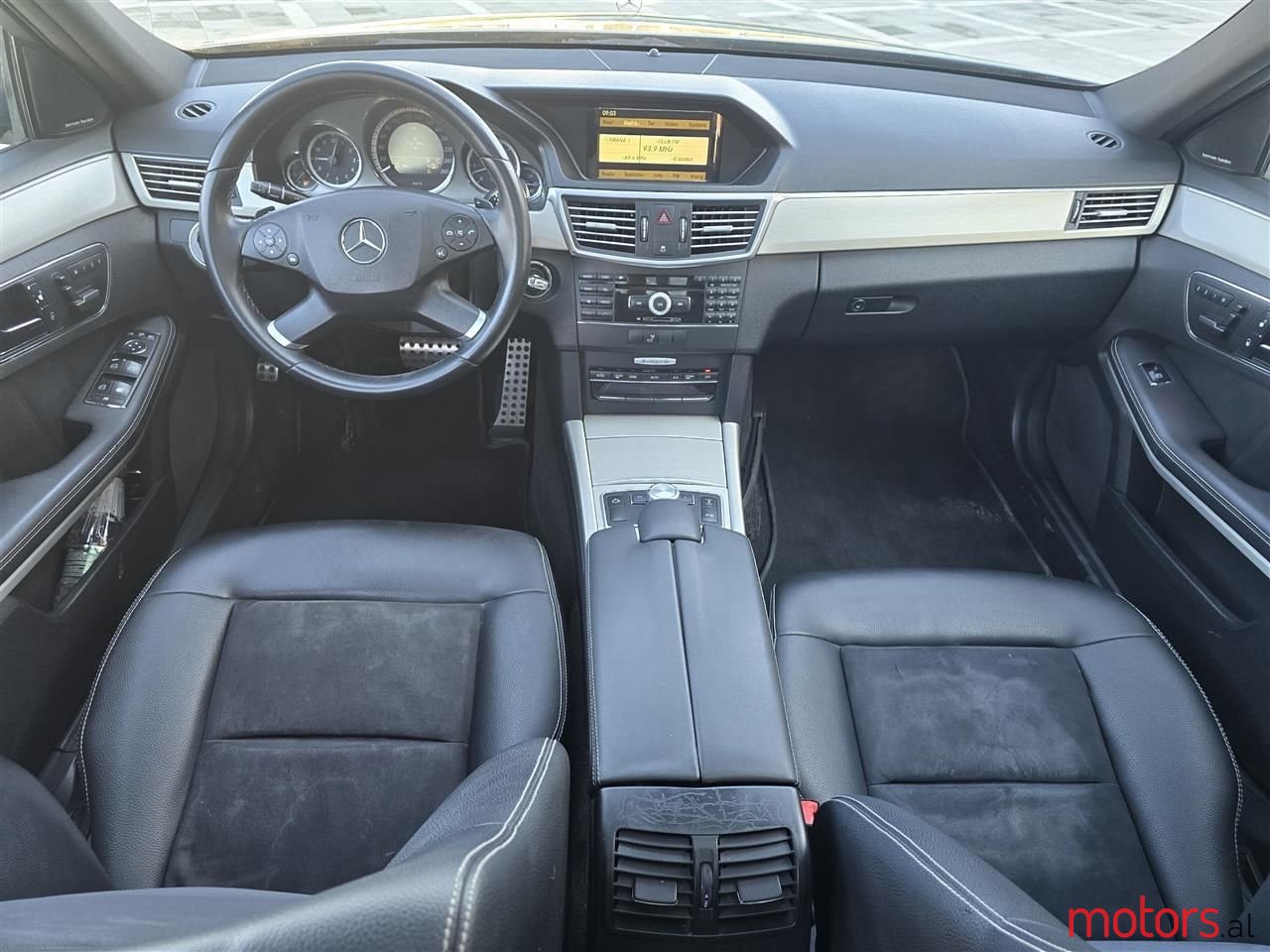 2010' Mercedes-Benz E 350 photo #3