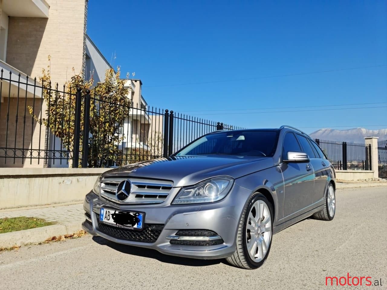 2012' Mercedes-Benz C 200 photo #1