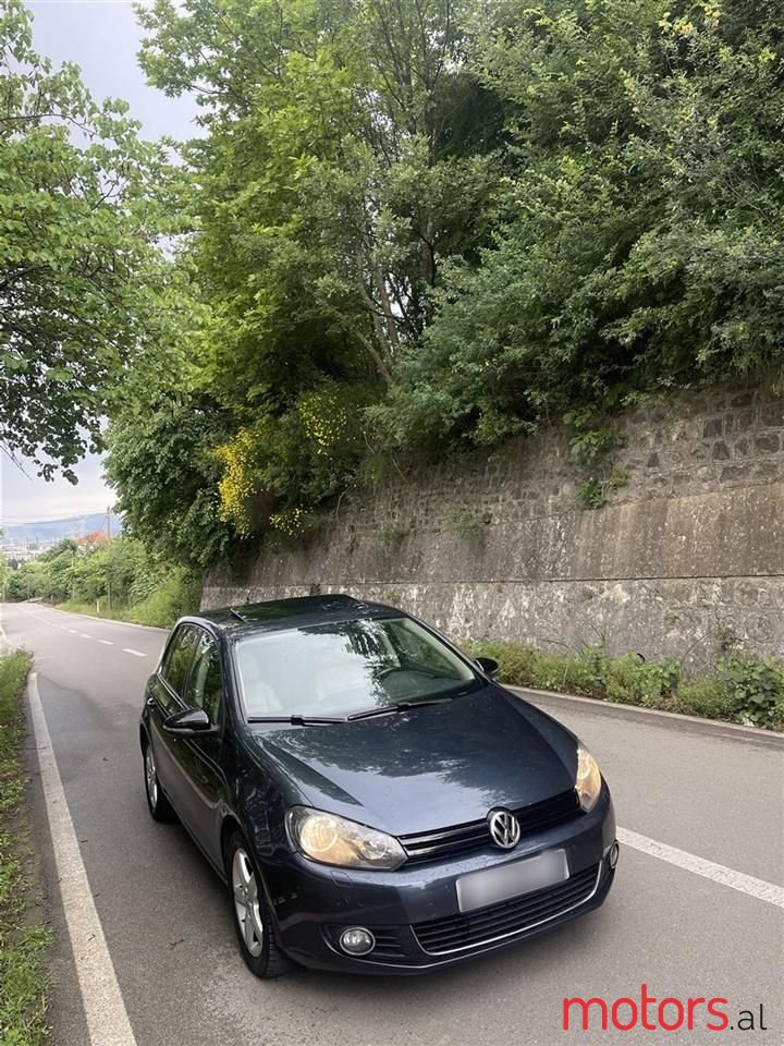 2010' Volkswagen Golf photo #3