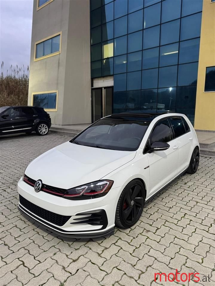2019' Volkswagen Golf photo #1