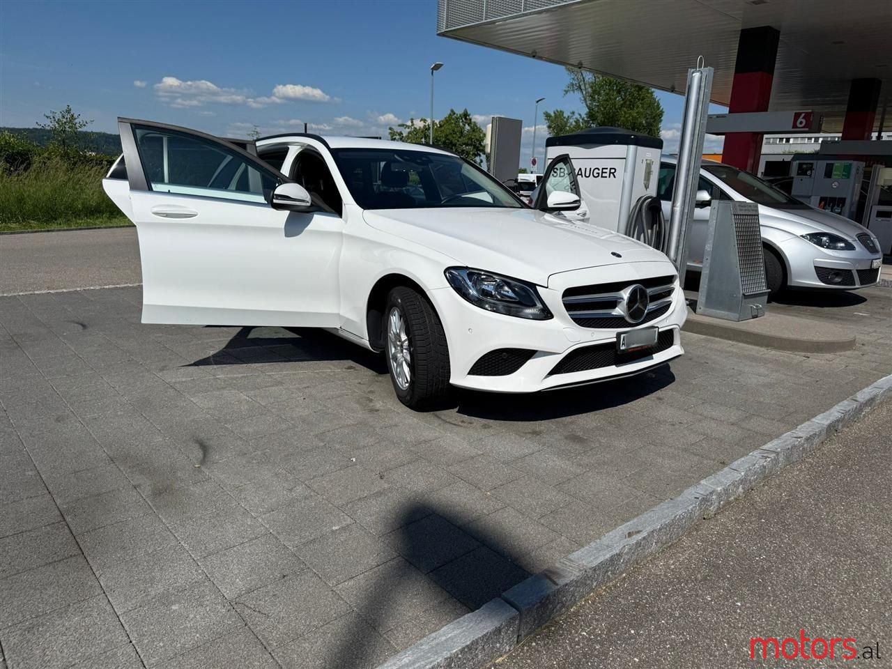 2019' Mercedes-Benz C 200 photo #1