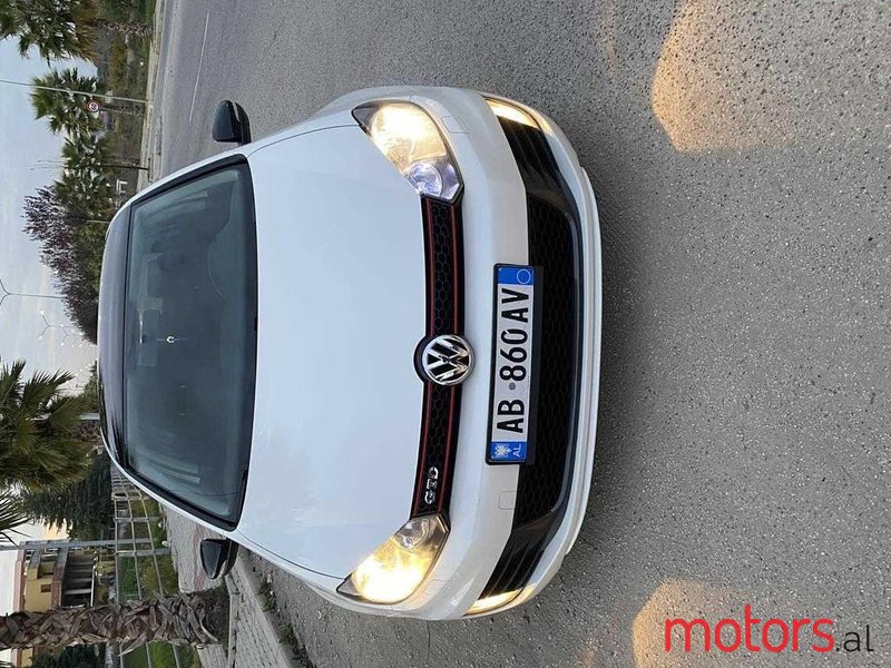 2010' Volkswagen Golf photo #1