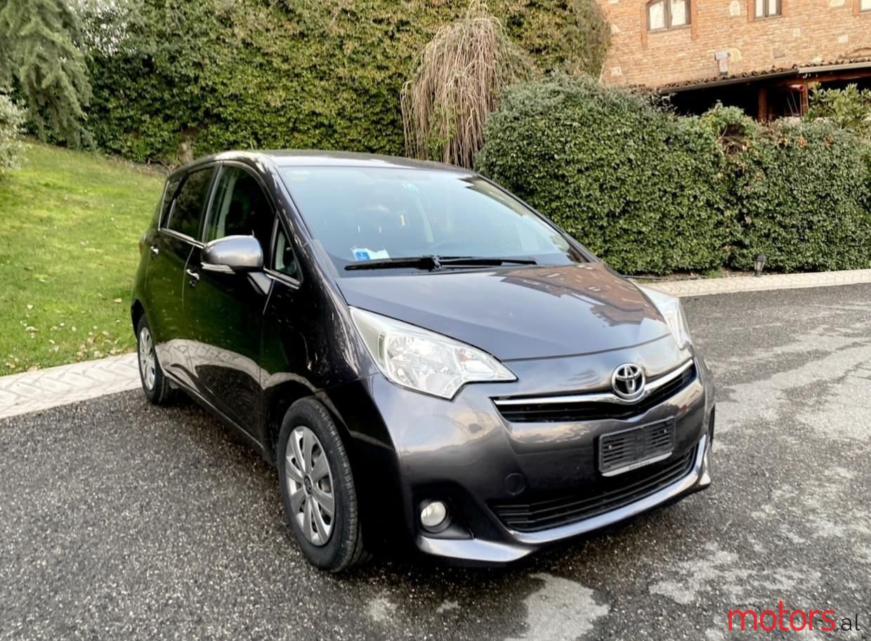 2011' Toyota Verso S photo #1