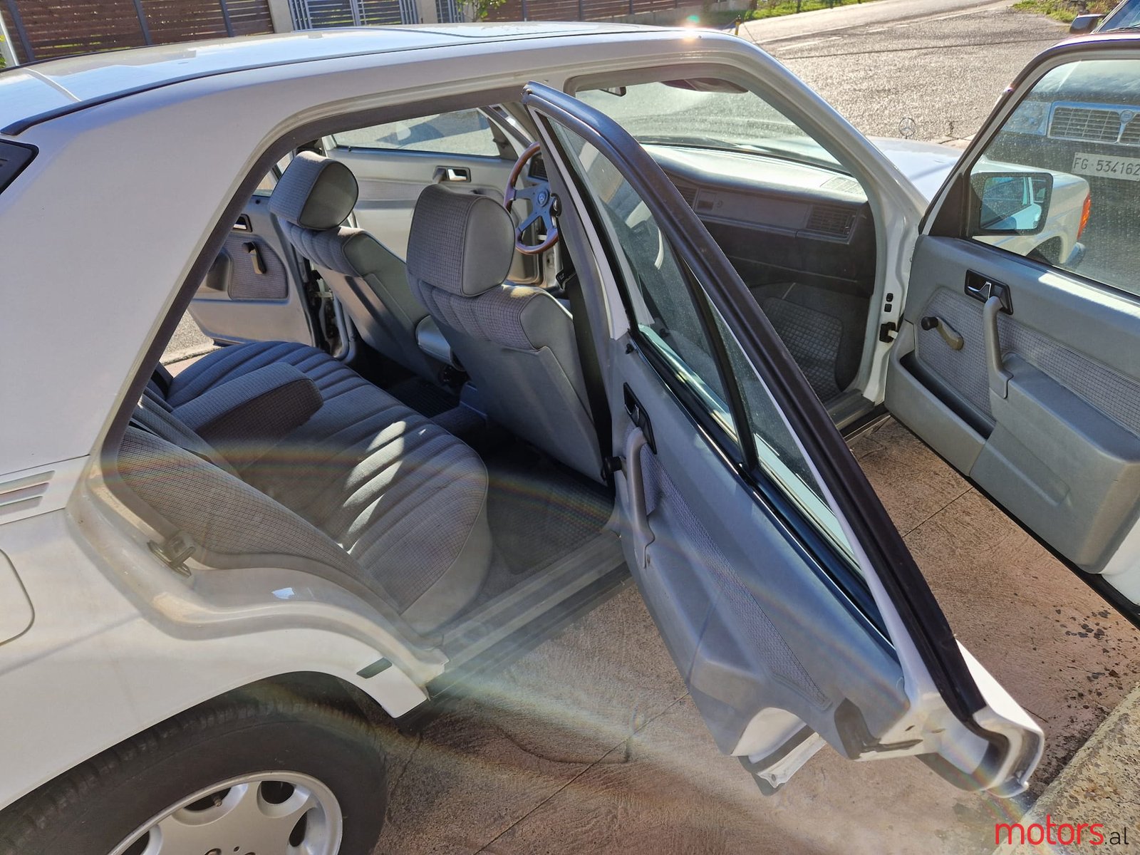 1991' Mercedes-Benz 190 photo #3