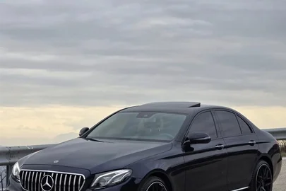 2018' Mercedes-Benz E 220