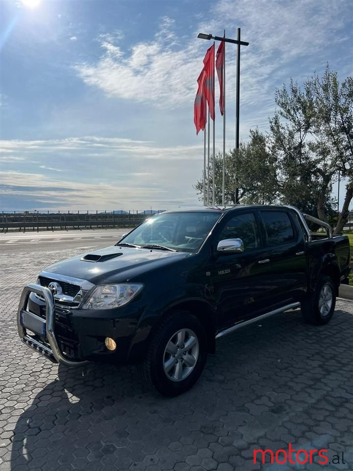 2011' Toyota Hilux photo #3