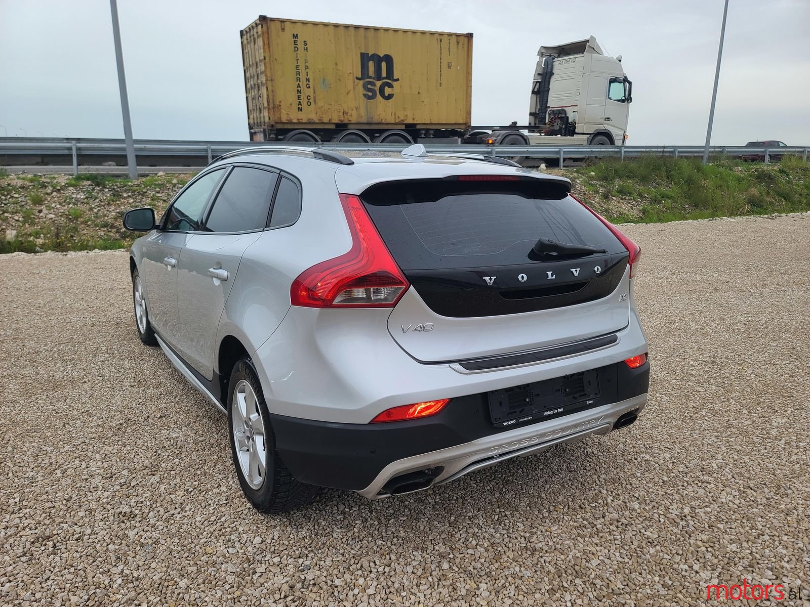 2015' Volvo V40 photo #2