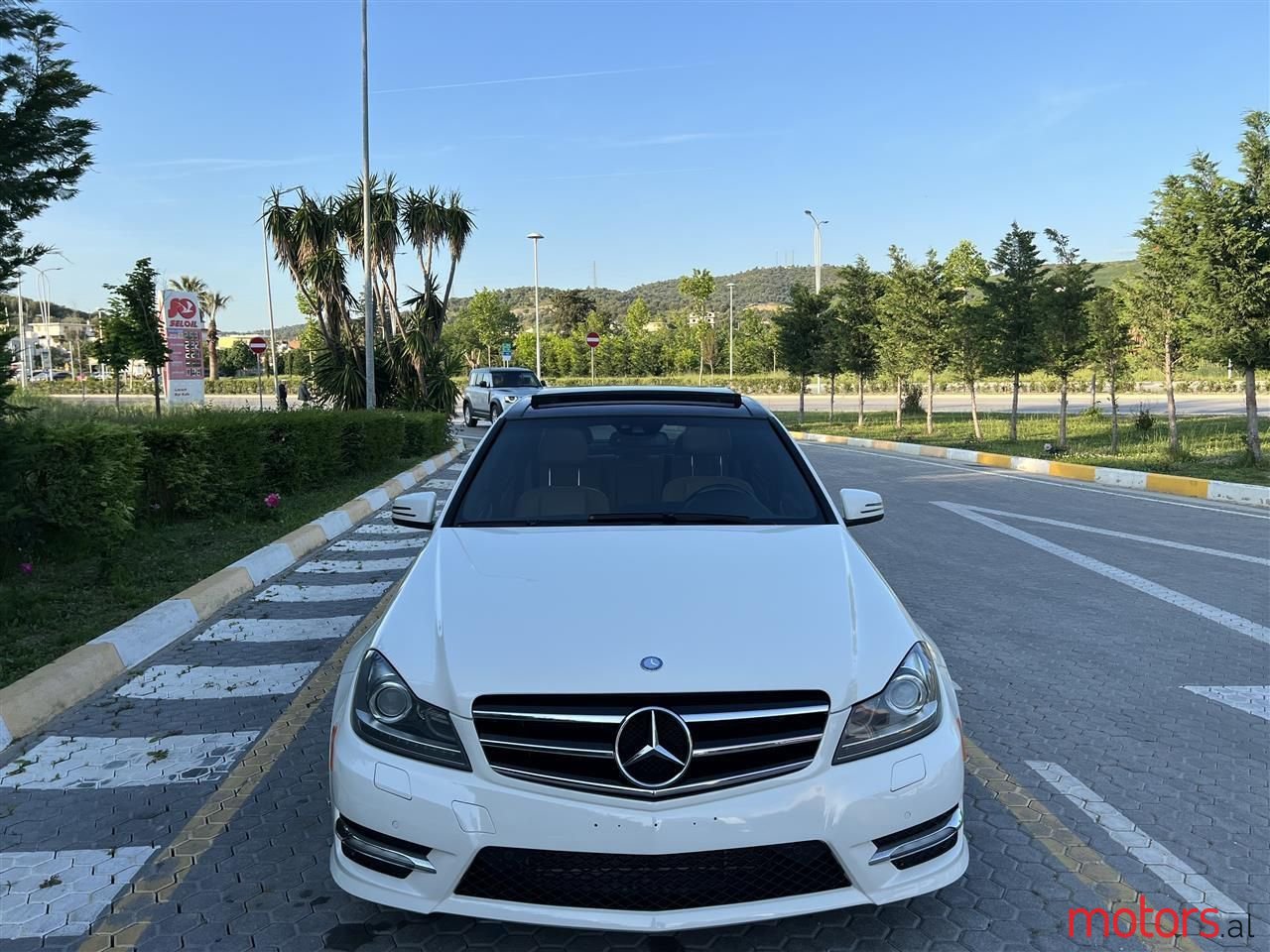 2012' Mercedes-Benz C 300 photo #5