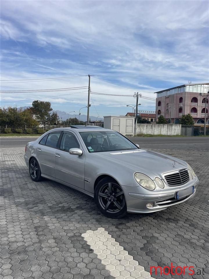 2004' Mercedes-Benz E 200 photo #1